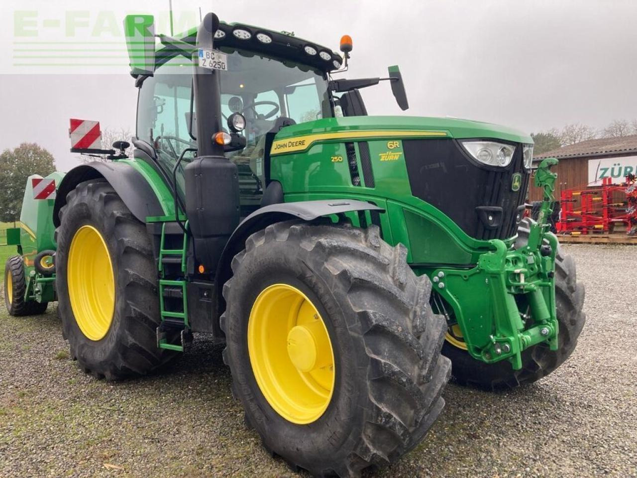 John Deere 6r250 - Farm tractor: picture 3 John Deere 6r250 - Farm tractor: picture 3