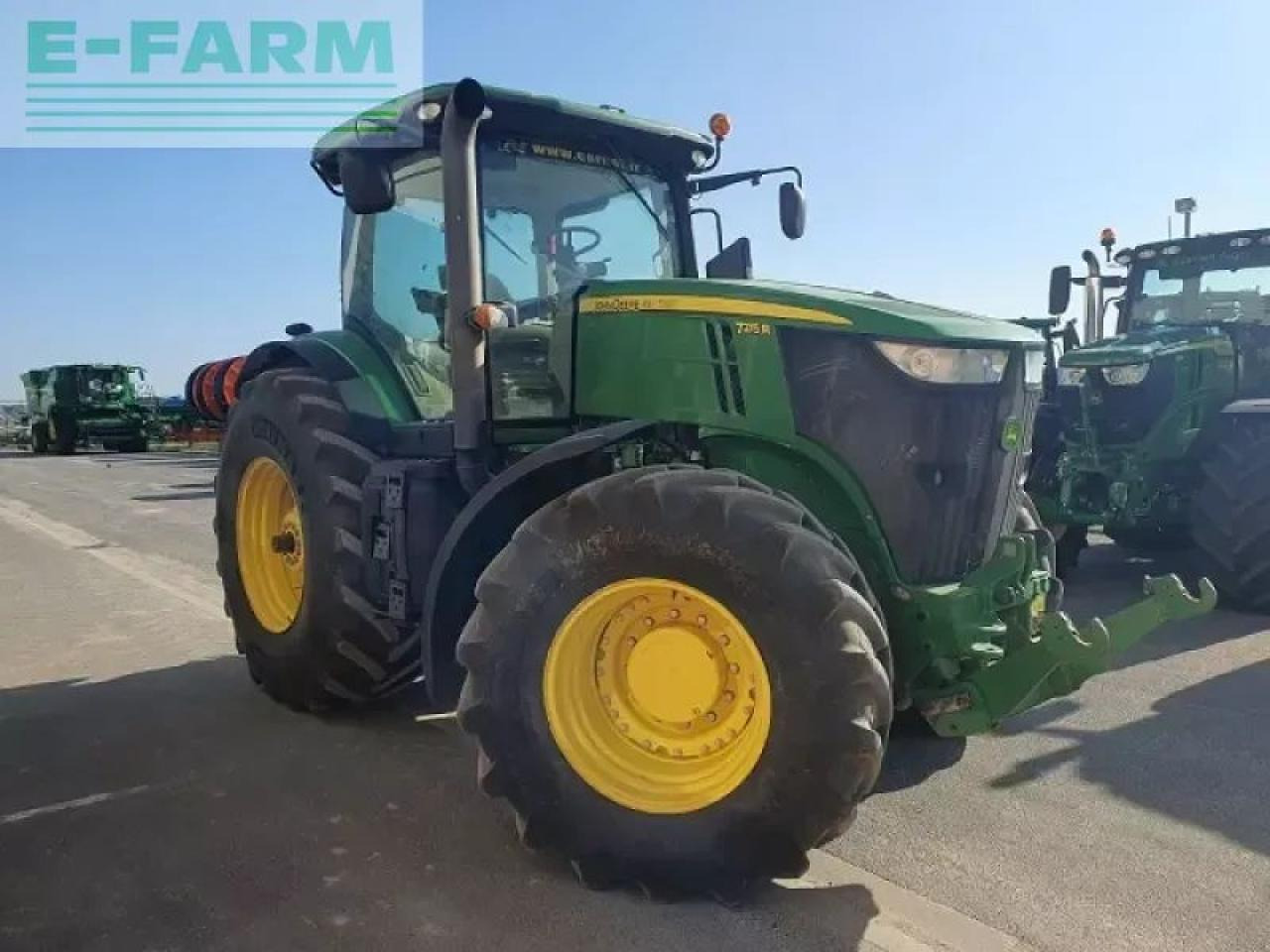 John Deere 7215r - Farm tractor: picture 2 John Deere 7215r - Farm tractor: picture 2
