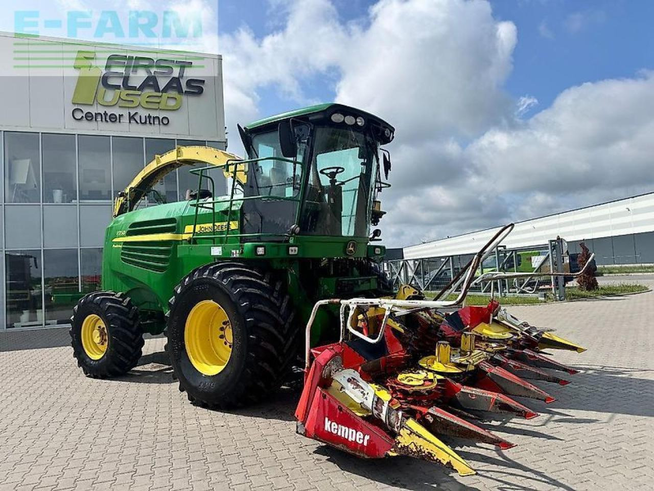 John Deere 7350 - Forage harvester: picture 1 John Deere 7350 - Forage harvester: picture 1