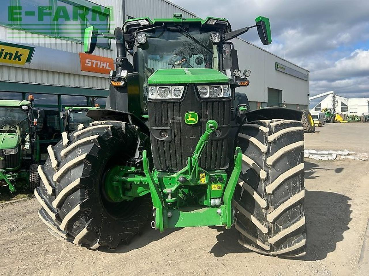 John Deere 7r310 - Farm tractor: picture 2 John Deere 7r310 - Farm tractor: picture 2