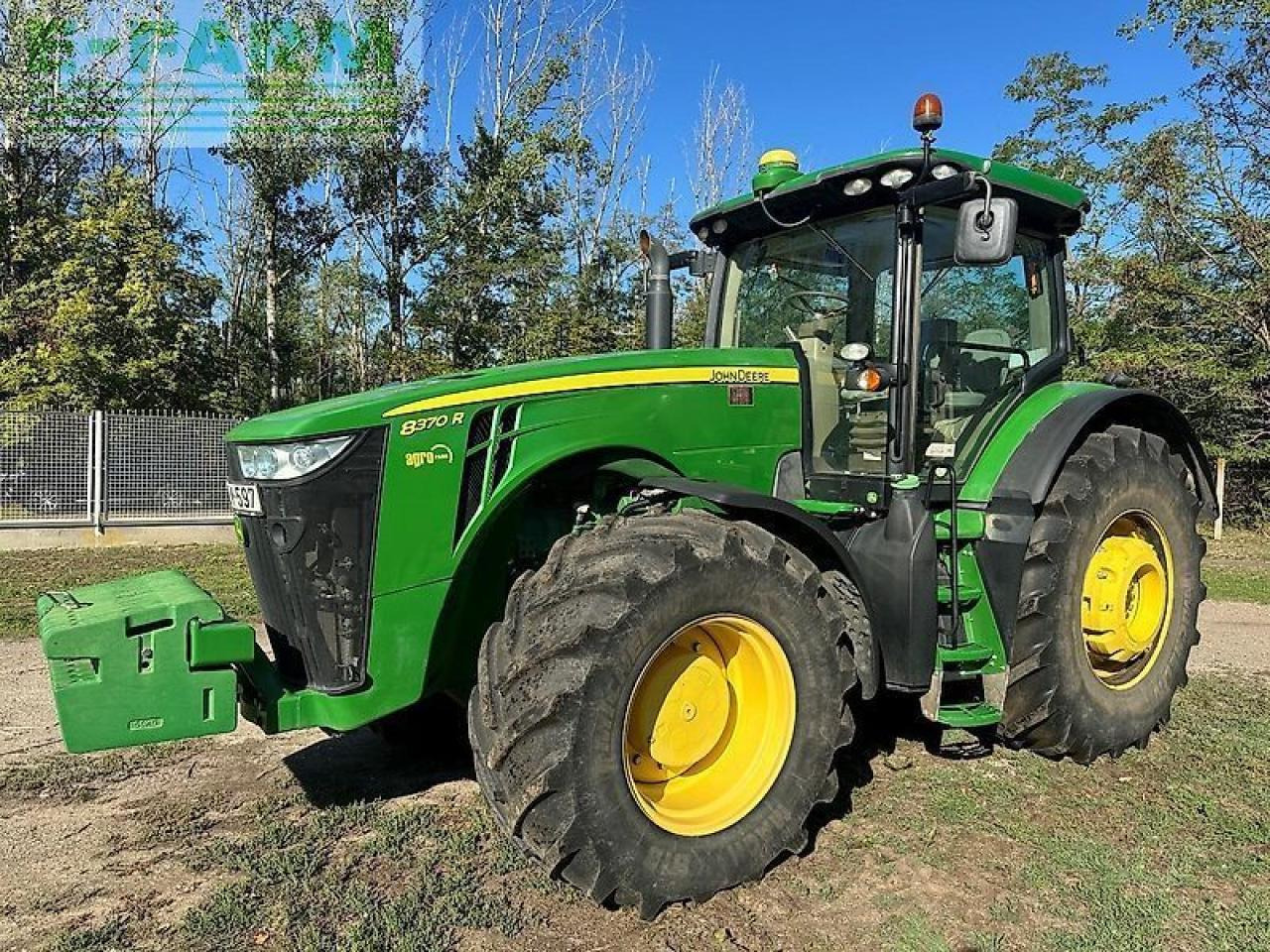 John Deere 8370r - Farm tractor: picture 1 John Deere 8370r - Farm tractor: picture 1