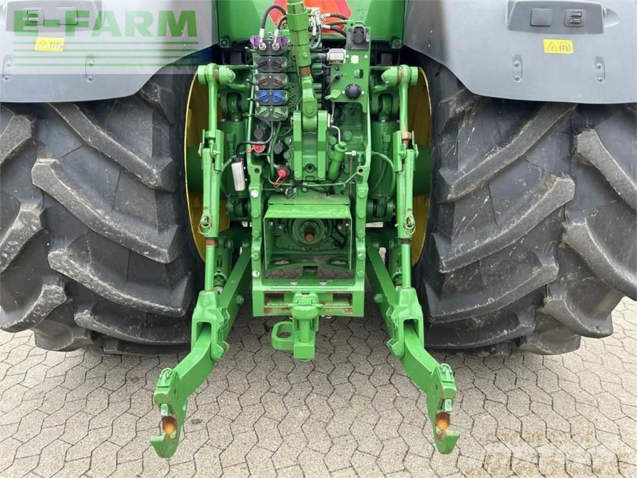 John Deere 8370r - Farm tractor: picture 3 John Deere 8370r - Farm tractor: picture 3