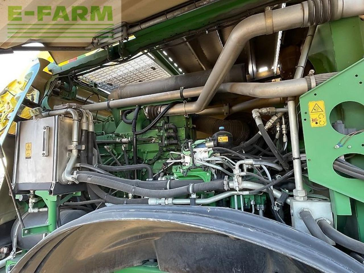 Forage harvester John Deere 8700i: picture 16