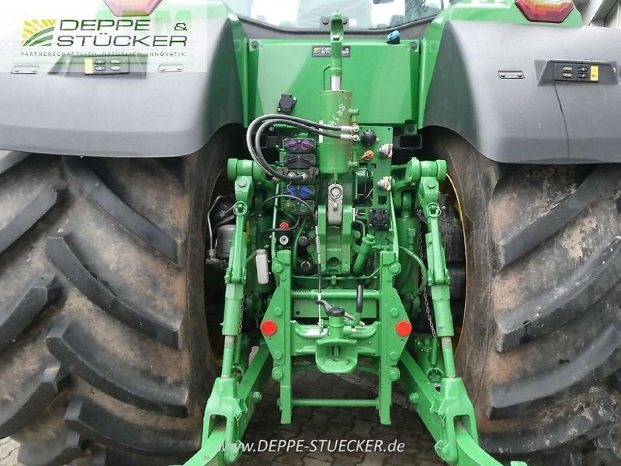 John Deere 8r 340 - Farm tractor: picture 4 John Deere 8r 340 - Farm tractor: picture 4