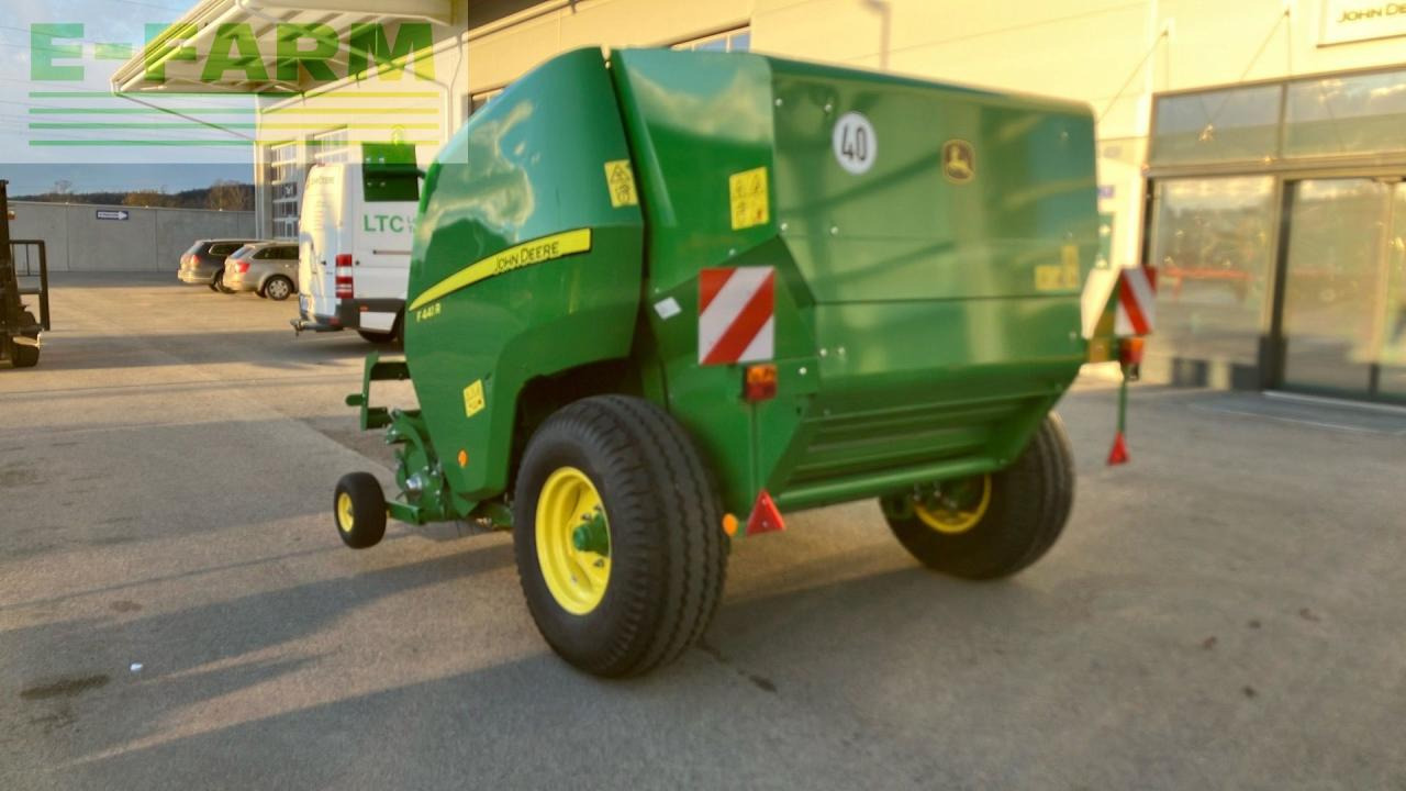 John Deere F441R HC 25 - Square baler: picture 5 John Deere F441R HC 25 - Square baler: picture 5