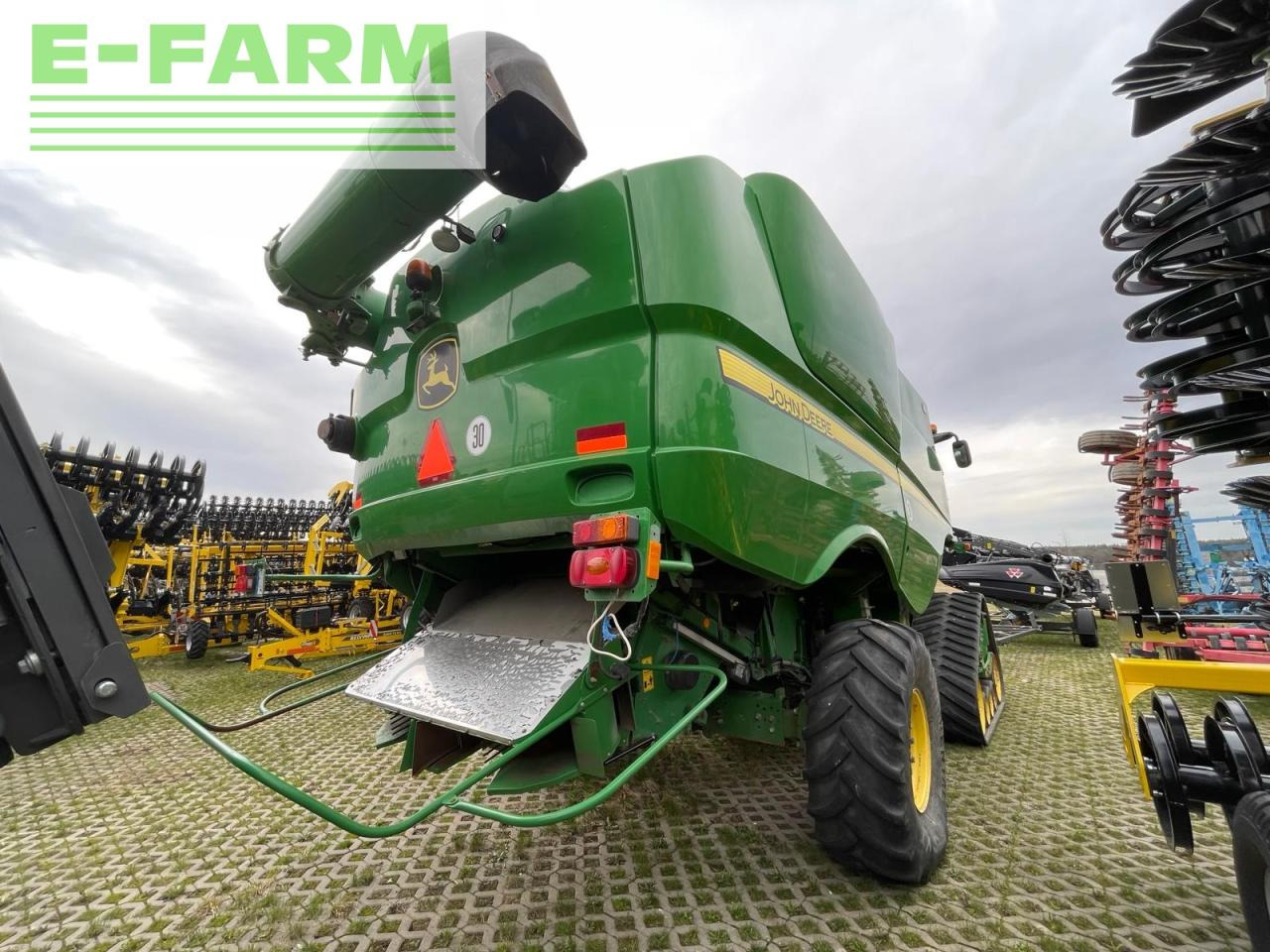 John Deere S690i - Combine harvester: picture 5 John Deere S690i - Combine harvester: picture 5