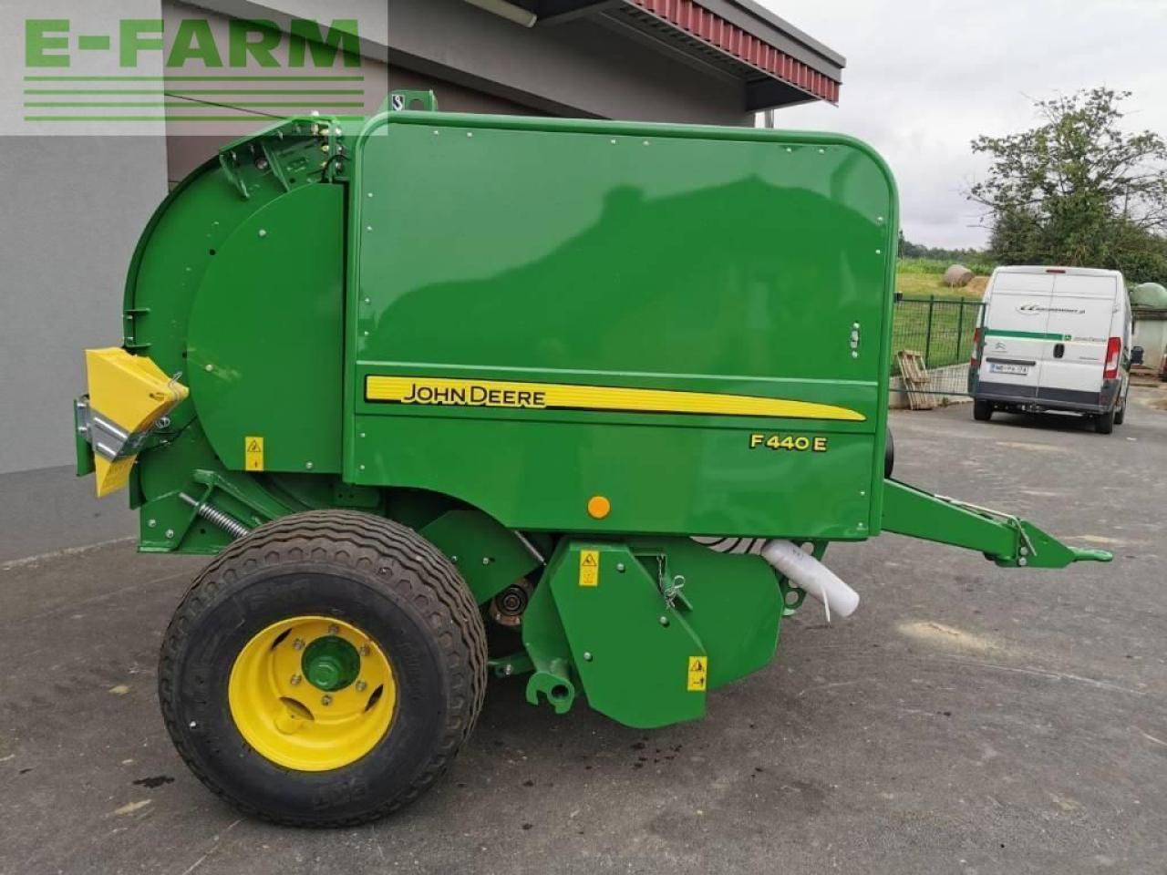 John Deere f440e - Square baler: picture 5 John Deere f440e - Square baler: picture 5