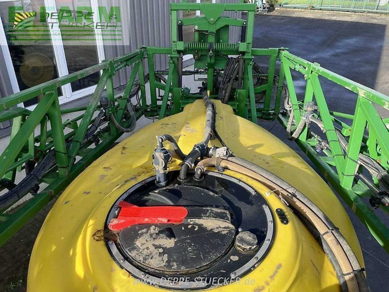 John Deere m740i (mj14) - Trailed sprayer: picture 3 John Deere m740i (mj14) - Trailed sprayer: picture 3