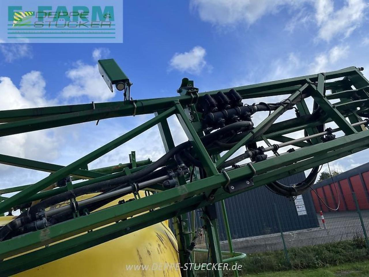 John Deere m740i (mj14) - Trailed sprayer: picture 5 John Deere m740i (mj14) - Trailed sprayer: picture 5