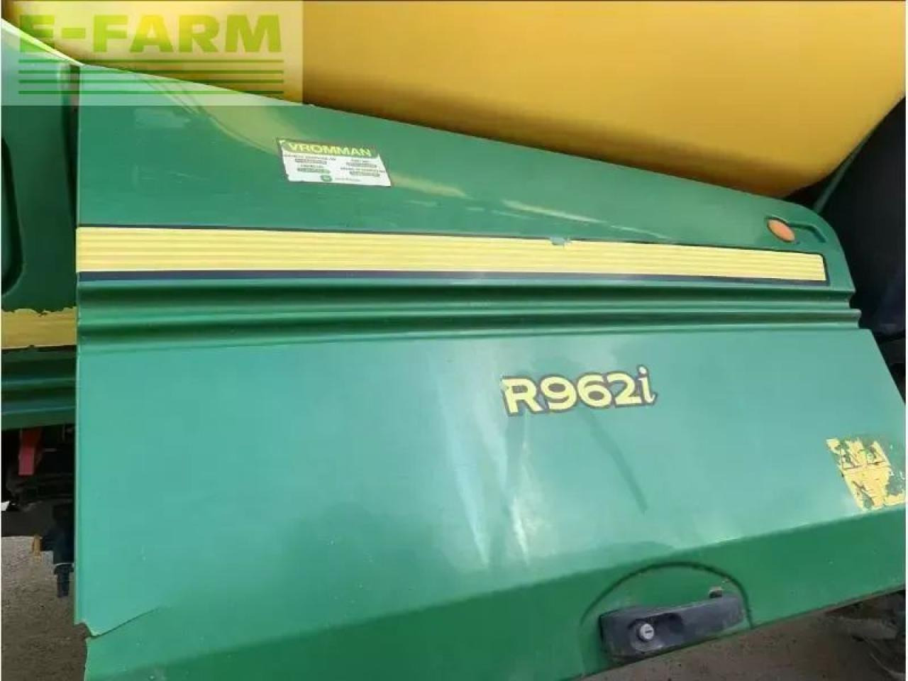 John Deere m900 - Trailed sprayer: picture 3 John Deere m900 - Trailed sprayer: picture 3