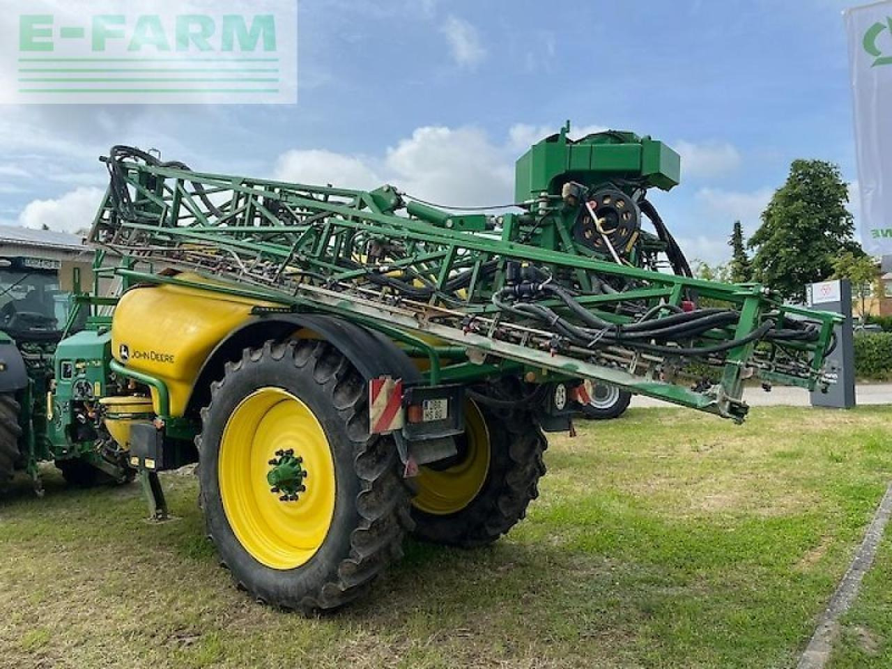 John Deere m952i - Trailed sprayer: picture 2 John Deere m952i - Trailed sprayer: picture 2