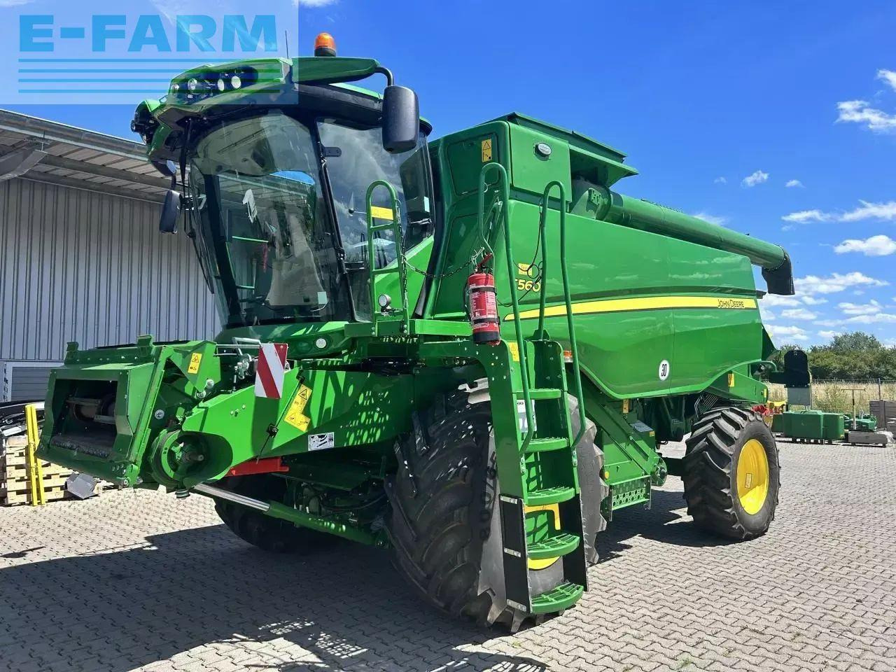 John Deere t560 - Combine harvester: picture 2 John Deere t560 - Combine harvester: picture 2