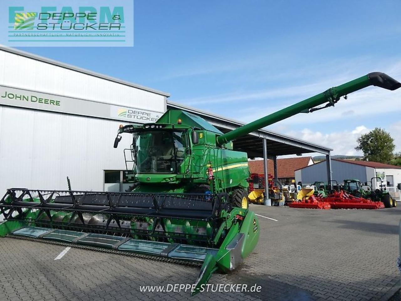 John Deere t660 ll autotrac + 625 premiumflow + sww - Combine harvester: picture 1 John Deere t660 ll autotrac + 625 premiumflow + sww - Combine harvester: picture 1