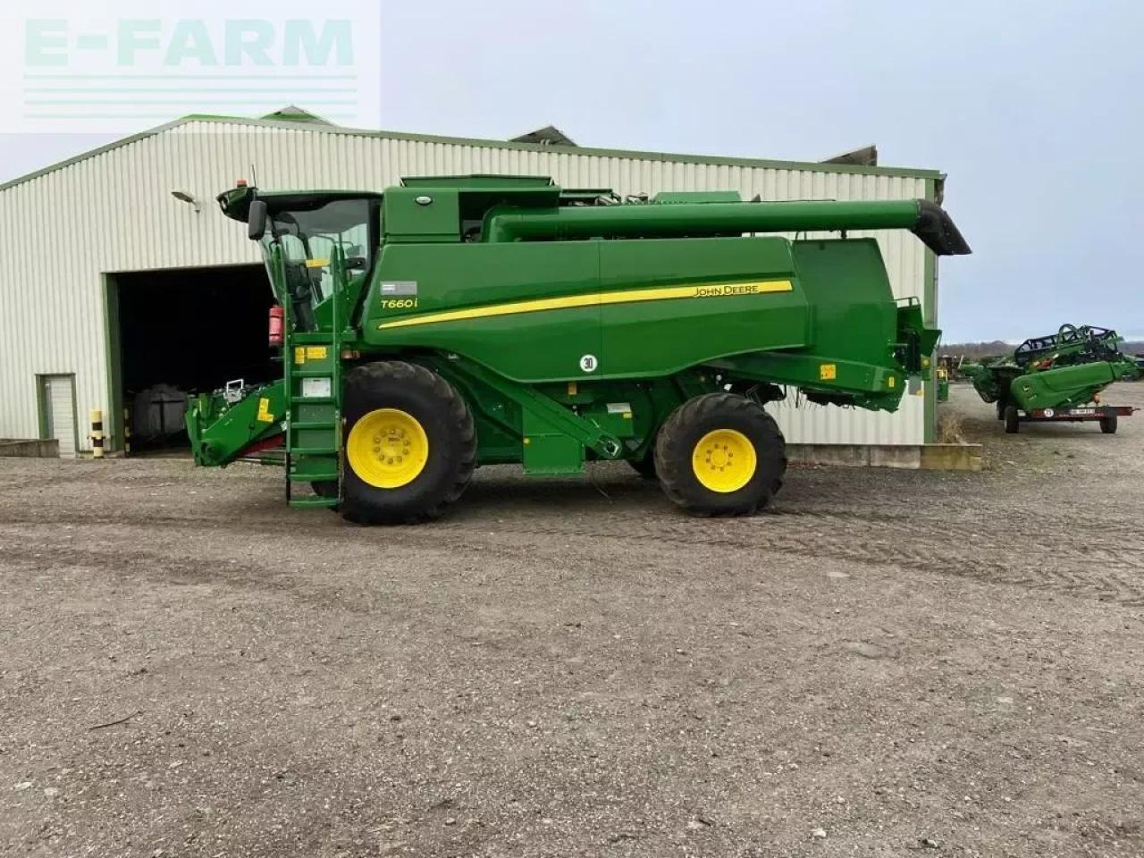 John Deere t660 my23 prod 30 - Combine harvester: picture 2 John Deere t660 my23 prod 30 - Combine harvester: picture 2