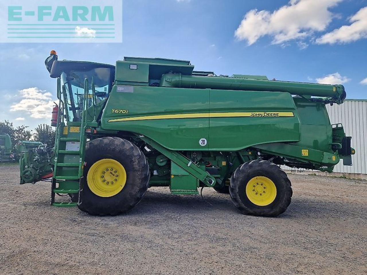 John Deere t670 my21 prod 20 - Combine harvester: picture 2 John Deere t670 my21 prod 20 - Combine harvester: picture 2