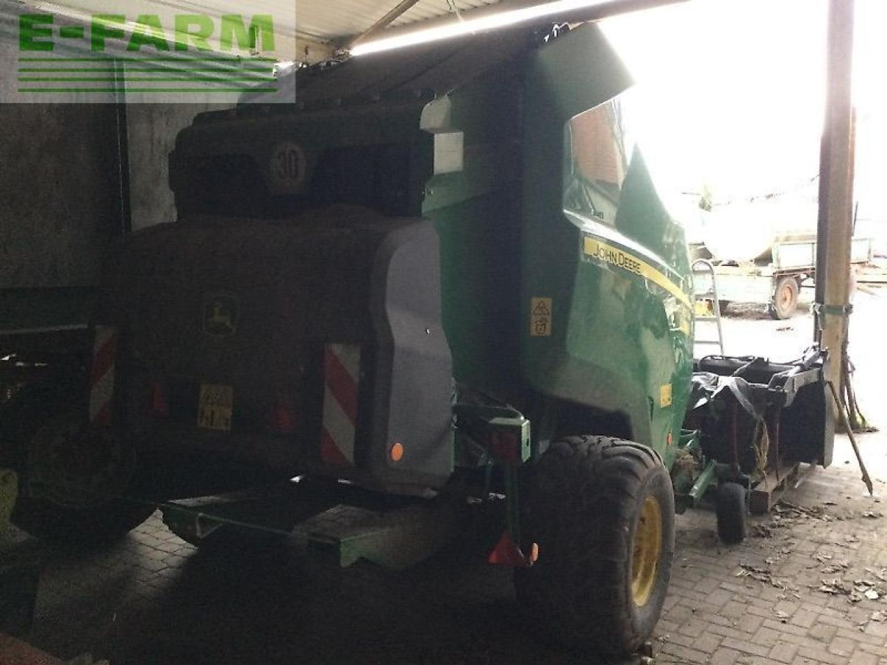 John Deere v451m - Square baler: picture 3 John Deere v451m - Square baler: picture 3