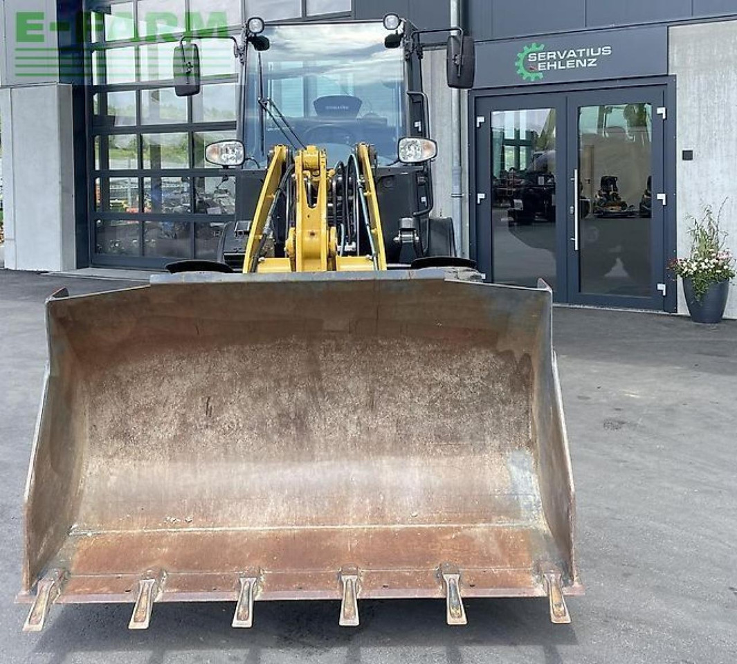 Komatsu wa 70m 6 tonner mit nur 246 stunden, inkl. 2 werkzeugen - Mini excavator: picture 5 Komatsu wa 70m 6 tonner mit nur 246 stunden, inkl. 2 werkzeugen - Mini excavator: picture 5