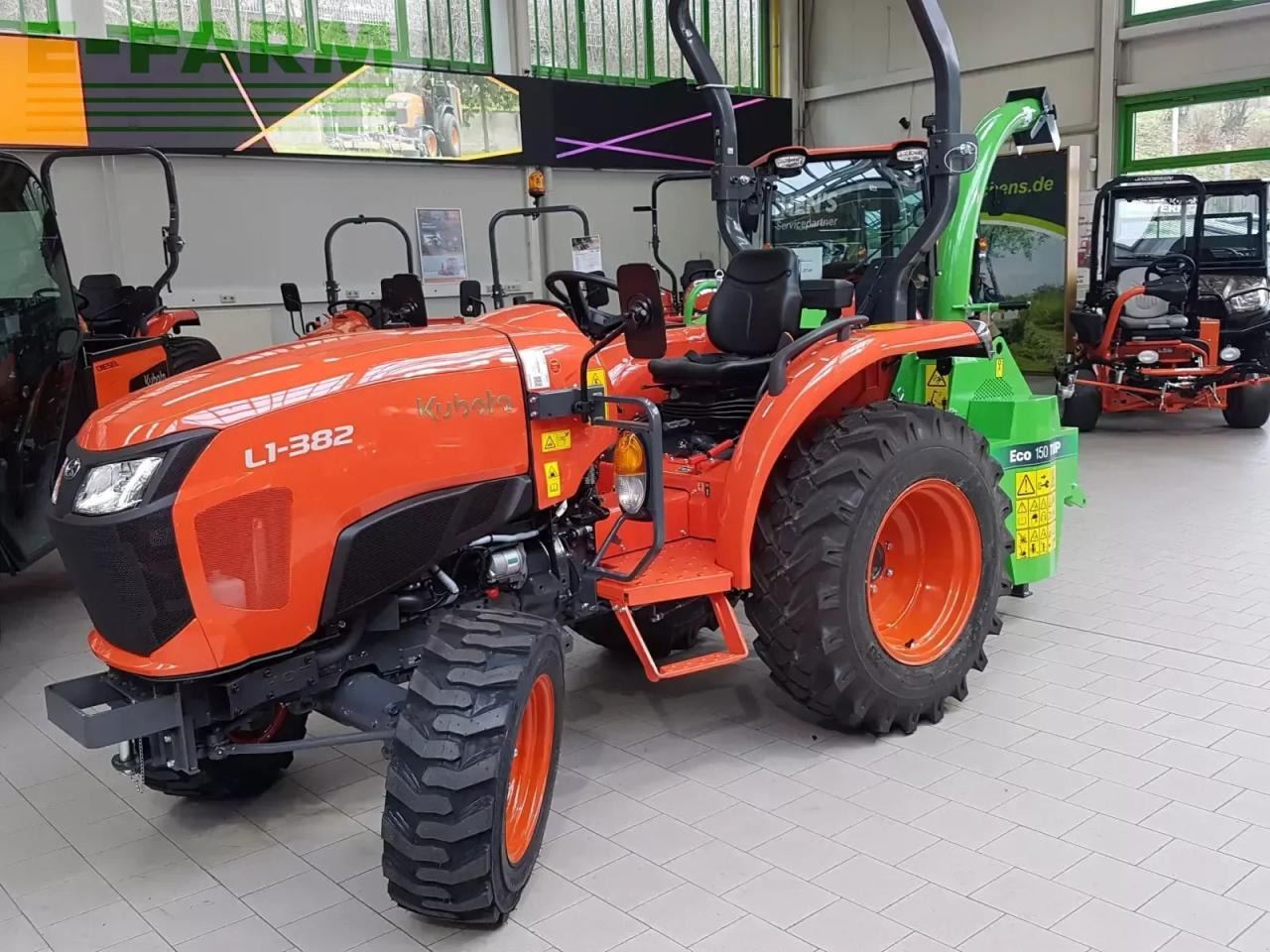 Farm tractor Kubota l1-382 hydrostat-sonderfarbe: picture 11 Farm tractor Kubota l1-382 hydrostat-sonderfarbe: picture 11