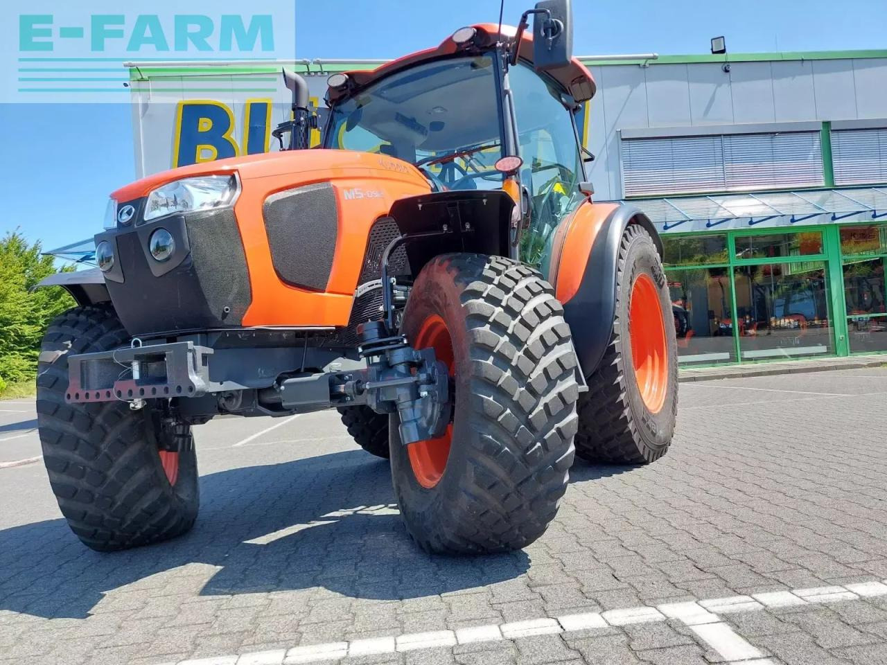 Kubota m5-092 cab - Farm tractor: picture 3 Kubota m5-092 cab - Farm tractor: picture 3