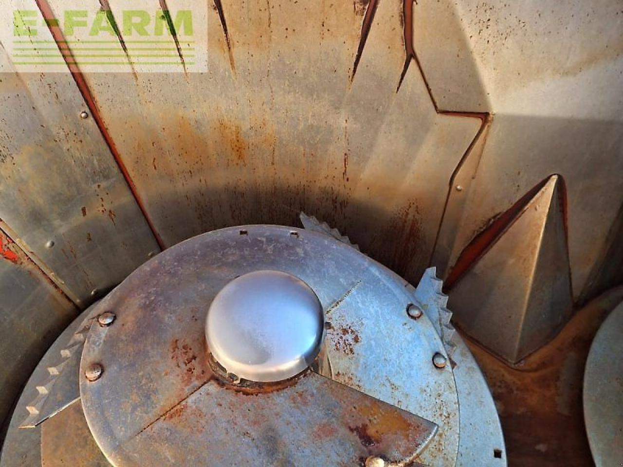 Livestock equipment Kuhn 1880 profile: picture 13