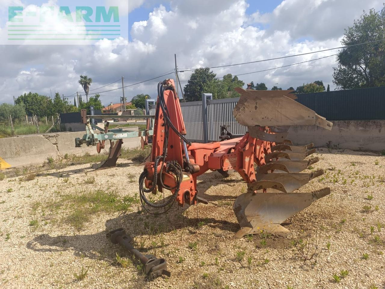 Kuhn Varimaster 153 4et+1 - Plow: picture 1 Kuhn Varimaster 153 4et+1 - Plow: picture 1