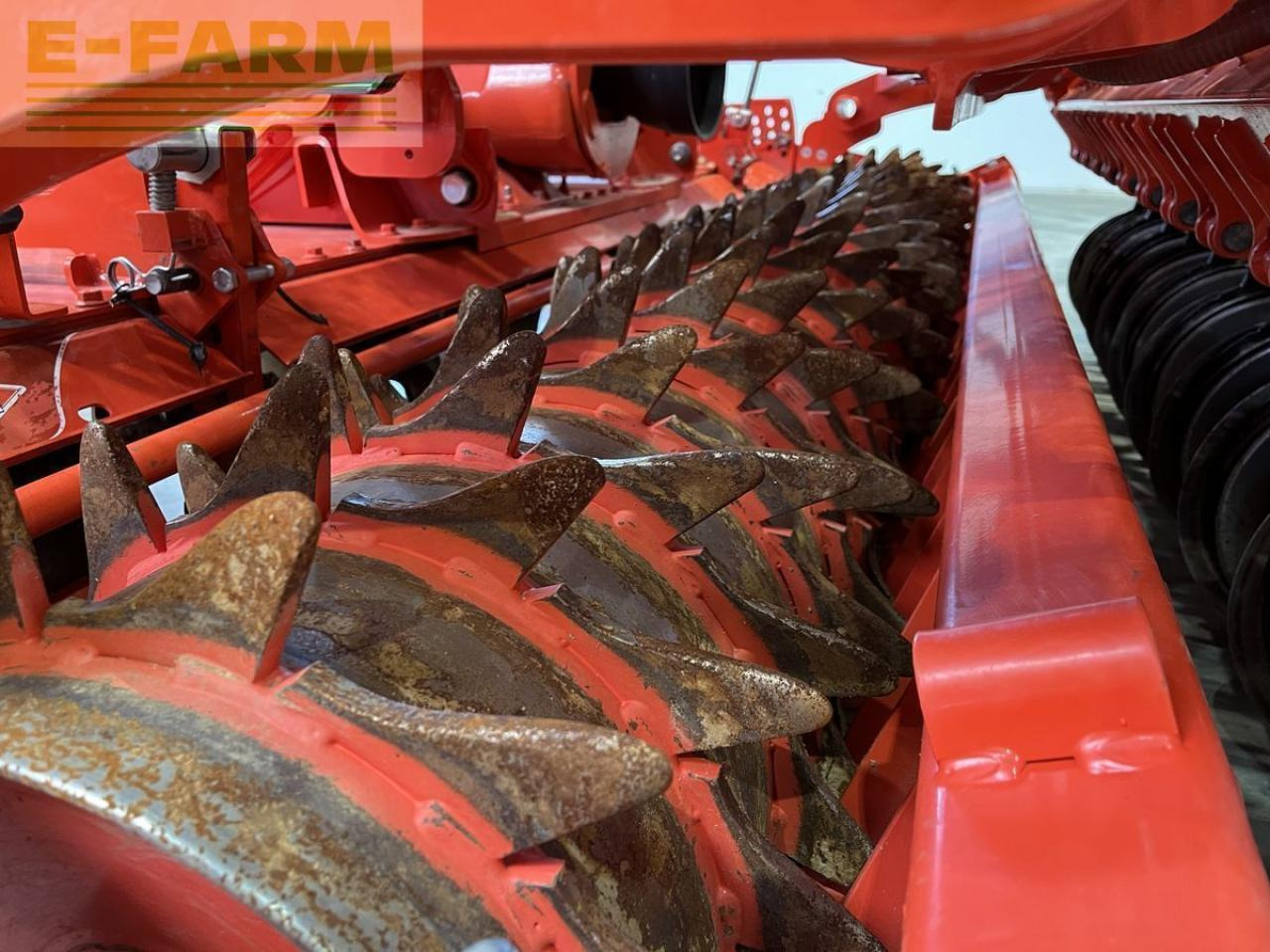 Kuhn hrb 302 mit venta 330-24 - Combine seed drill: picture 5 Kuhn hrb 302 mit venta 330-24 - Combine seed drill: picture 5