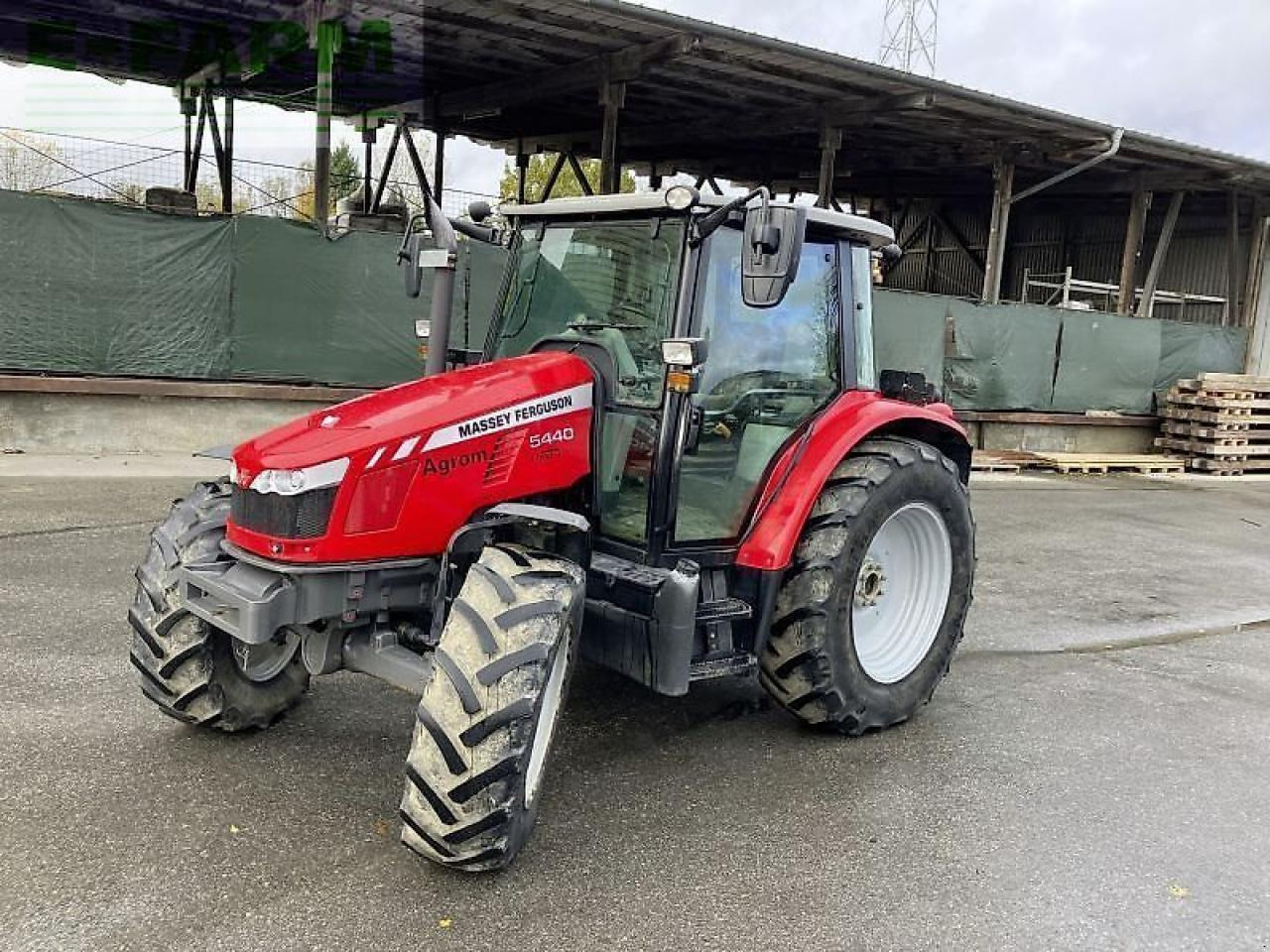 Massey Ferguson 5440 dyna 4 - Farm tractor: picture 1 Massey Ferguson 5440 dyna 4 - Farm tractor: picture 1