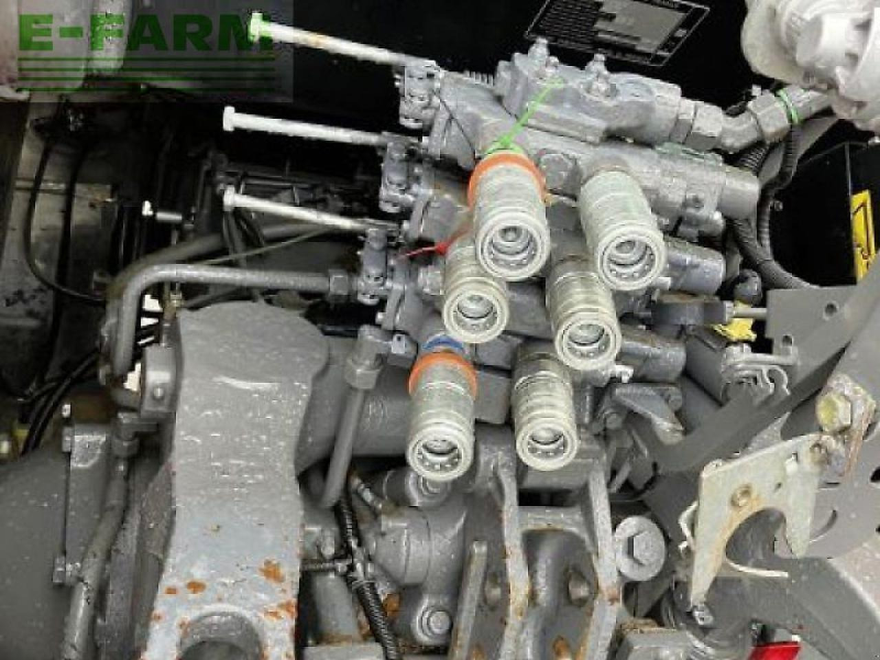 Massey Ferguson 5440 dyna 4 - Farm tractor: picture 5 Massey Ferguson 5440 dyna 4 - Farm tractor: picture 5