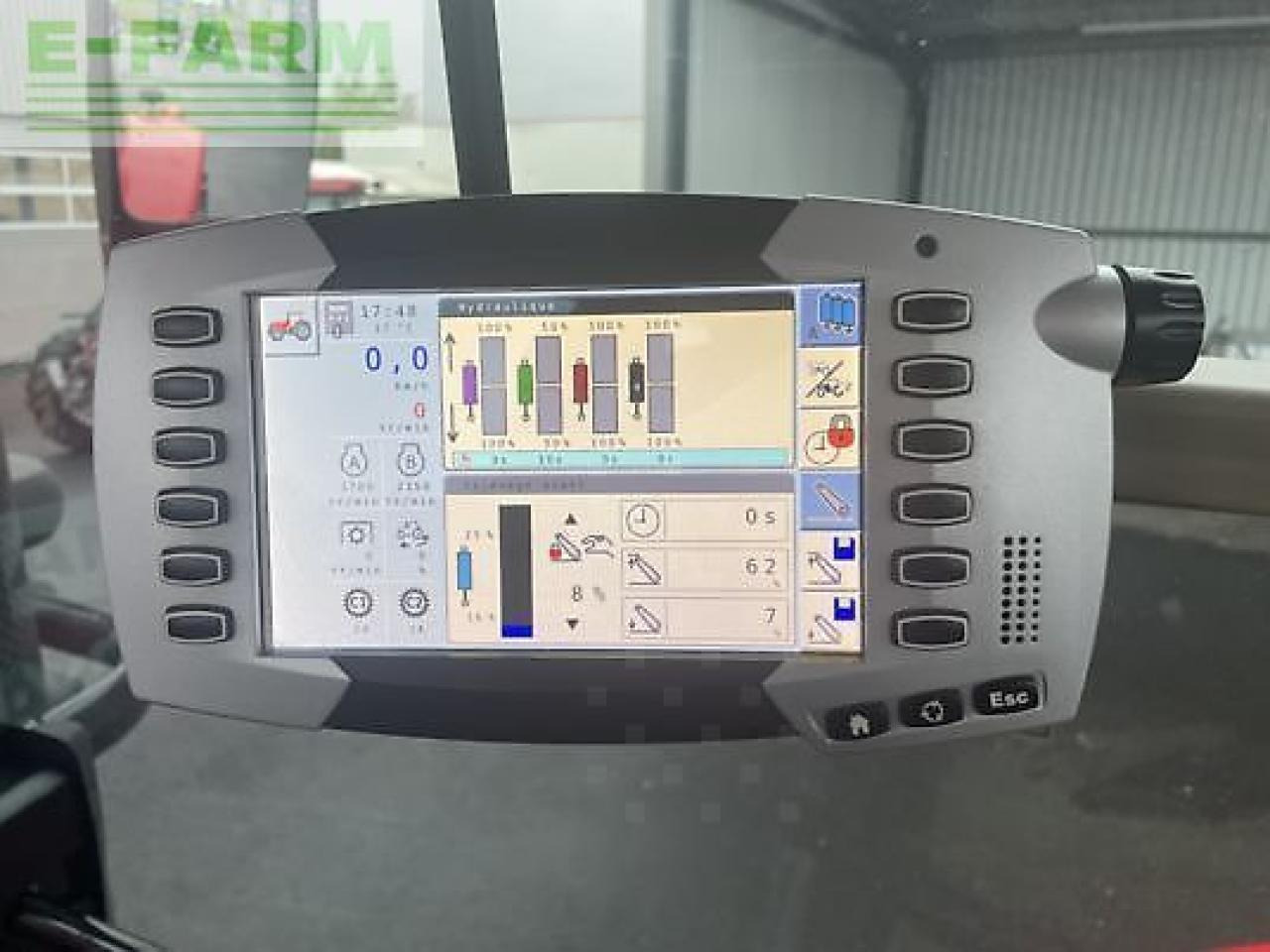 Farm tractor Massey Ferguson 6715s: picture 8