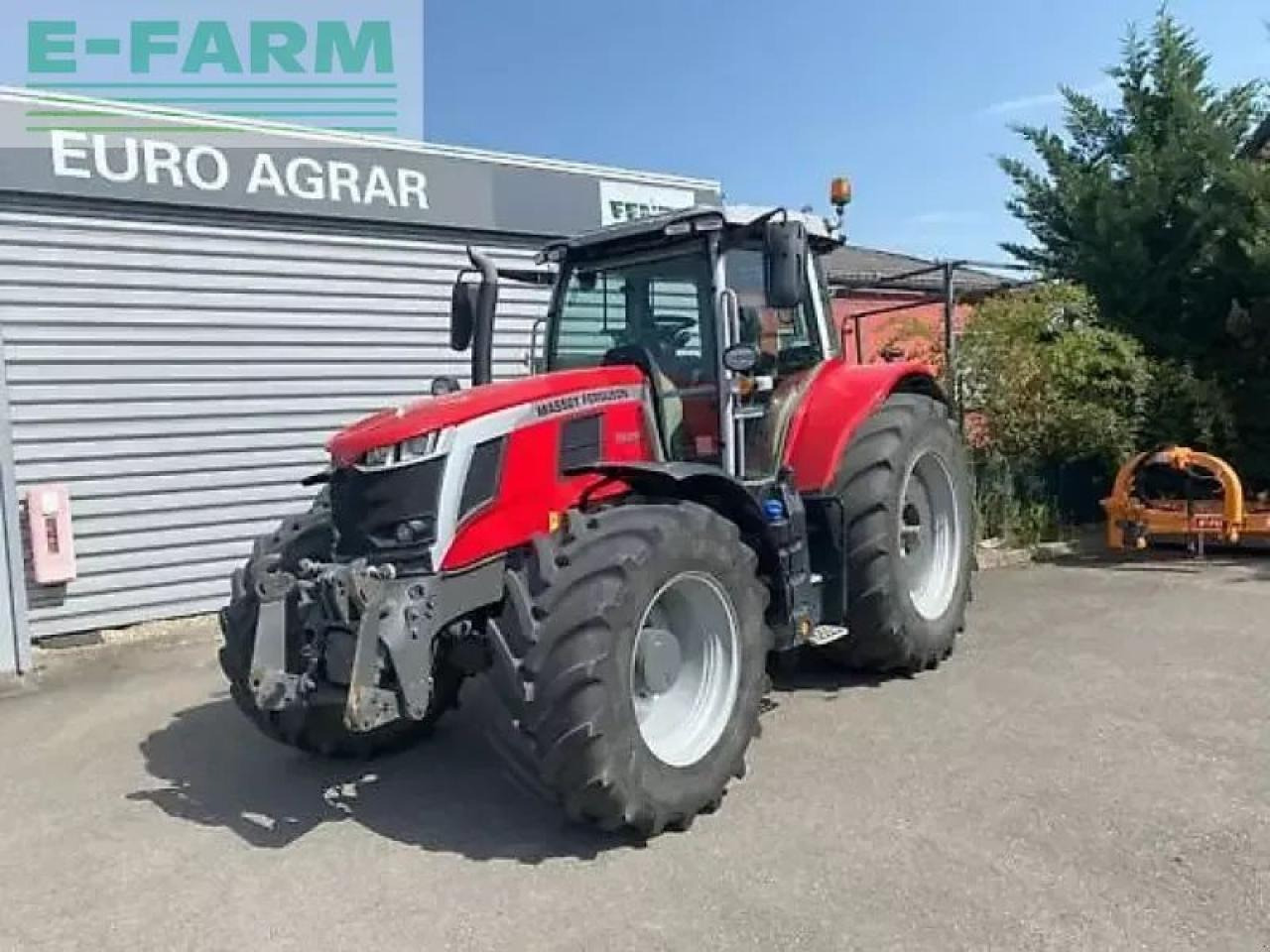 Massey Ferguson 7s210 - Farm tractor: picture 1 Massey Ferguson 7s210 - Farm tractor: picture 1