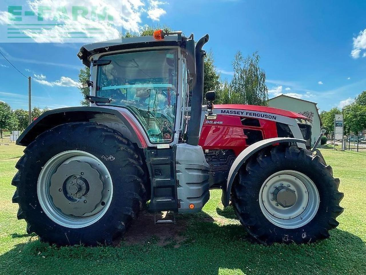 Massey Ferguson 8s.245 dyna-7 exclusive Exclusive - Farm tractor: picture 3 Massey Ferguson 8s.245 dyna-7 exclusive Exclusive - Farm tractor: picture 3