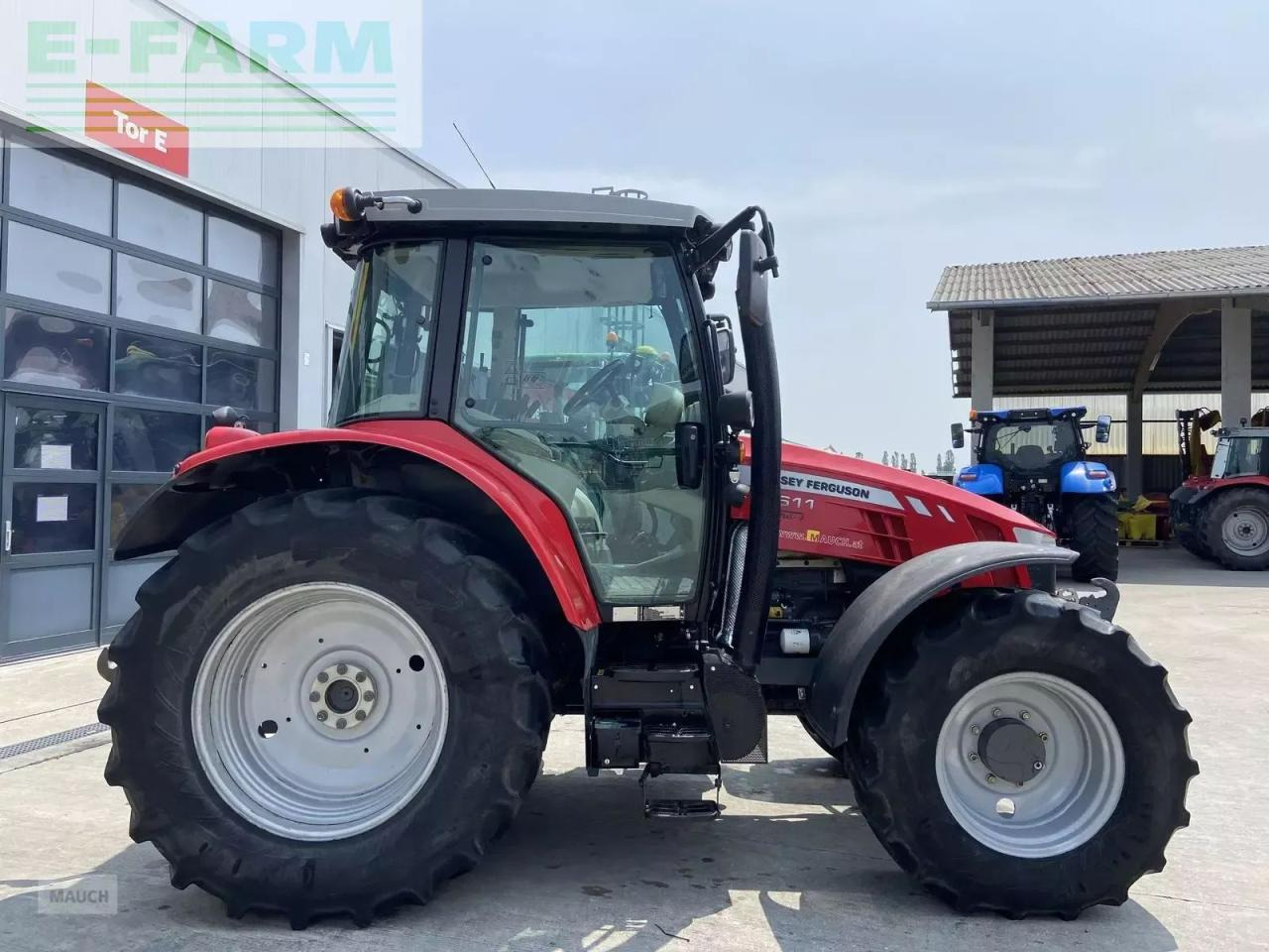Massey Ferguson mf 5611 dyna-4 essential Essential - Farm tractor: picture 4 Massey Ferguson mf 5611 dyna-4 essential Essential - Farm tractor: picture 4