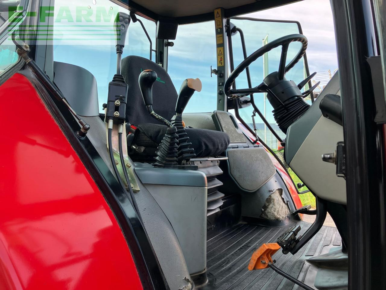 Farm tractor McCormick CX 75: picture 30