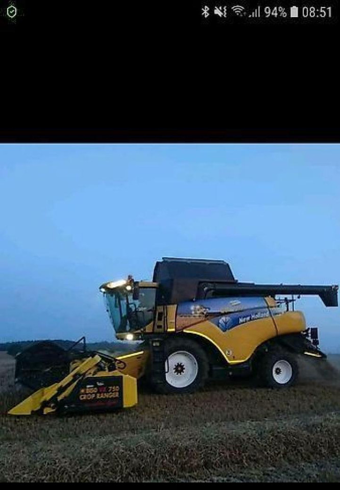 New Holland cr 9070 elevation - Combine harvester: picture 1 New Holland cr 9070 elevation - Combine harvester: picture 1