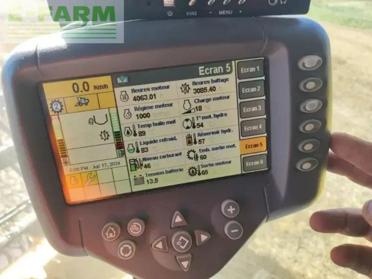 New Holland cr9060 - Combine harvester: picture 3 New Holland cr9060 - Combine harvester: picture 3