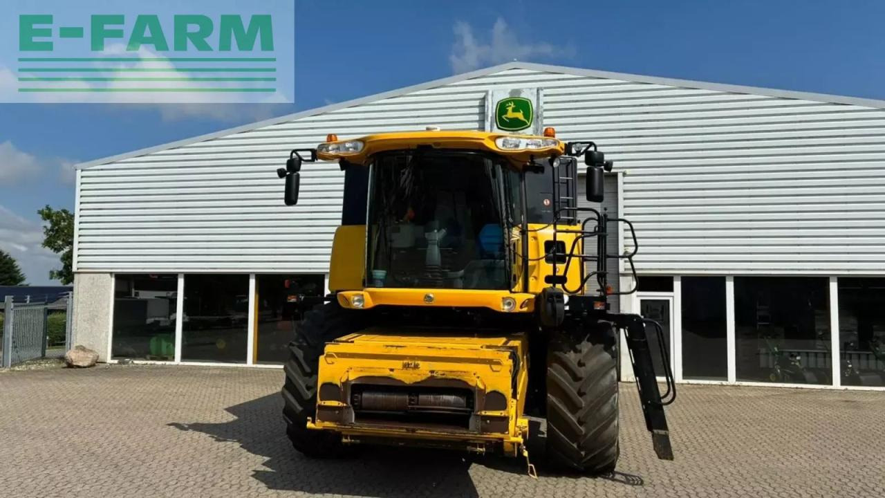 New Holland cr9090 cr9090 - Combine harvester: picture 2 New Holland cr9090 cr9090 - Combine harvester: picture 2
