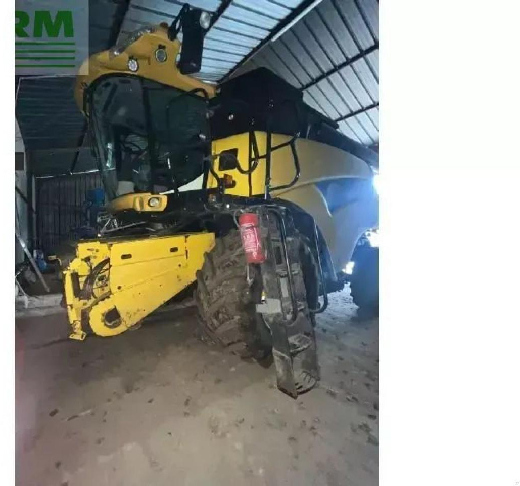 New Holland cr980 - Combine harvester: picture 1 New Holland cr980 - Combine harvester: picture 1
