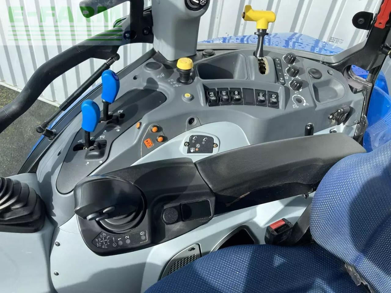Farm tractor New Holland t5.100 evolution: picture 10