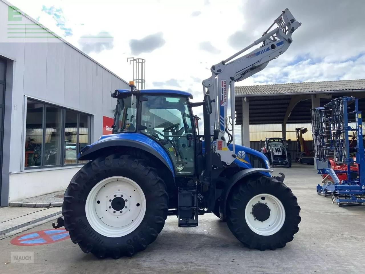 New Holland t5.105 electro command - Farm tractor: picture 4 New Holland t5.105 electro command - Farm tractor: picture 4