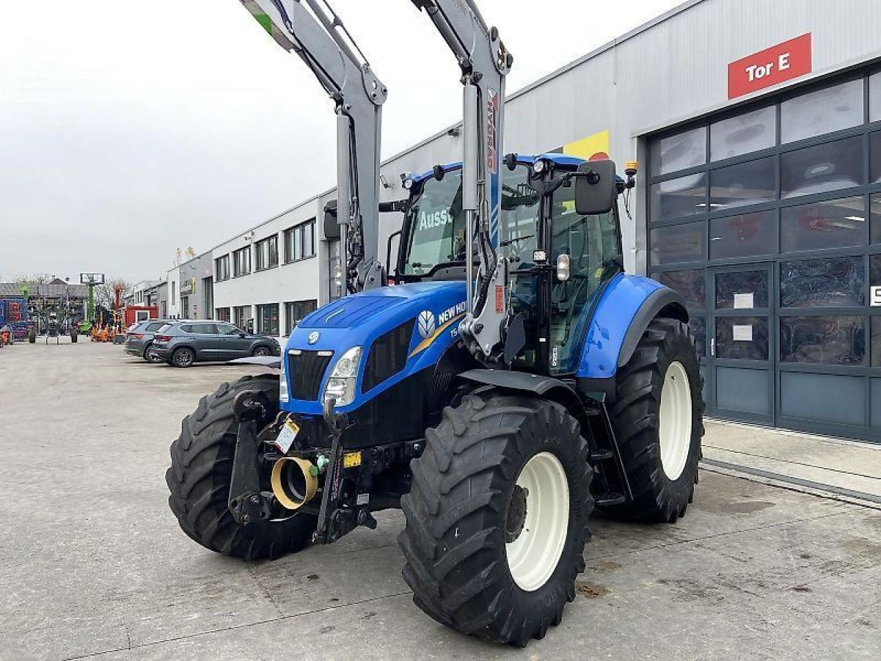 New Holland t5.105 electro command - Farm tractor: picture 2 New Holland t5.105 electro command - Farm tractor: picture 2