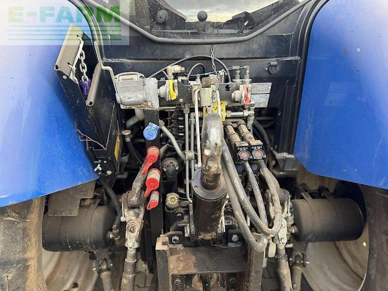 New Holland t6.175 electro command - Farm tractor: picture 4 New Holland t6.175 electro command - Farm tractor: picture 4