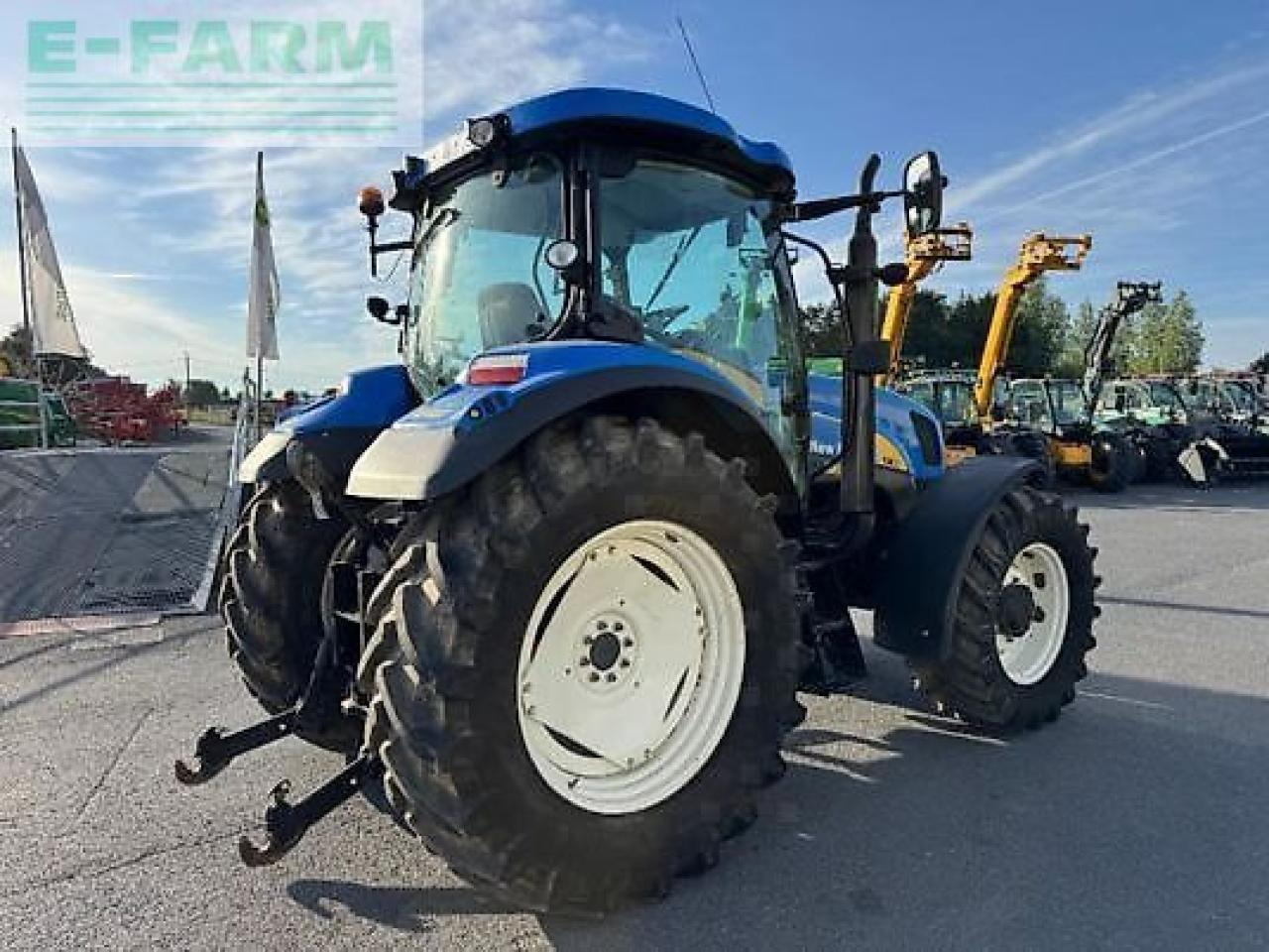 New Holland t6030 - Farm tractor: picture 4 New Holland t6030 - Farm tractor: picture 4
