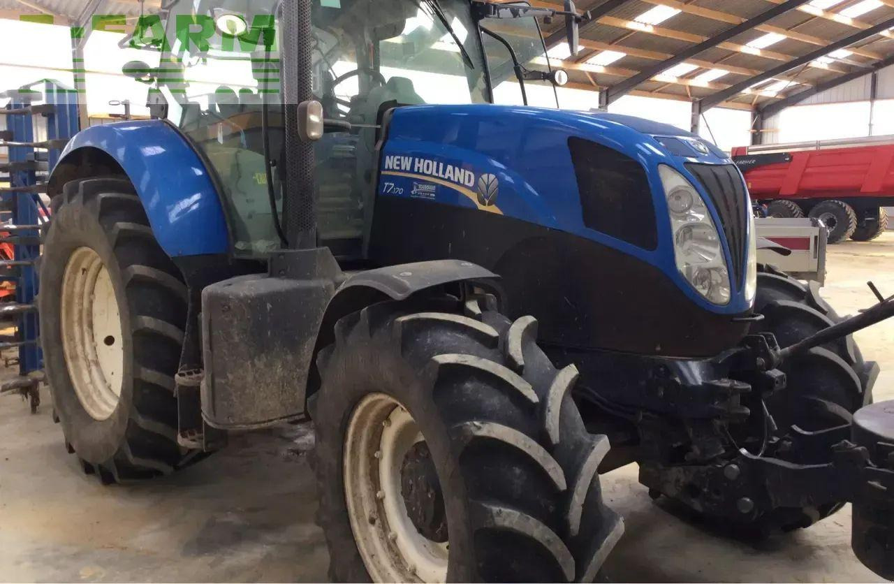 New Holland t7 170 - Farm tractor: picture 2 New Holland t7 170 - Farm tractor: picture 2