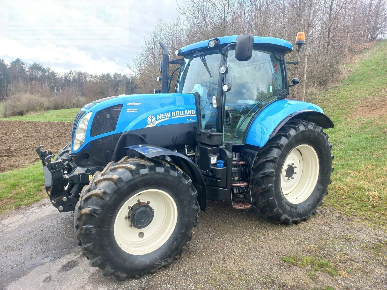 New Holland t7.185 auto command - Farm tractor: picture 1 New Holland t7.185 auto command - Farm tractor: picture 1