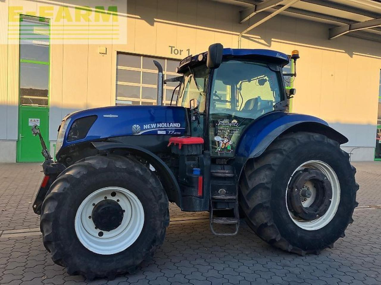 New Holland t7.270 auto command - Farm tractor: picture 3 New Holland t7.270 auto command - Farm tractor: picture 3