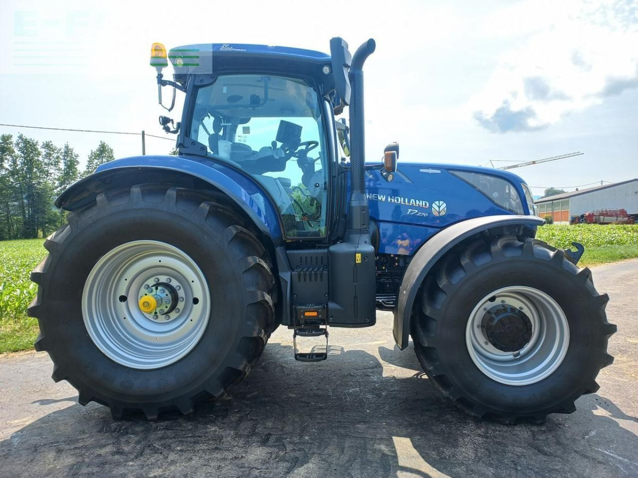 New Holland t7.270 auto command sidewinder ii (stage v) - Farm tractor: picture 4 New Holland t7.270 auto command sidewinder ii (stage v) - Farm tractor: picture 4