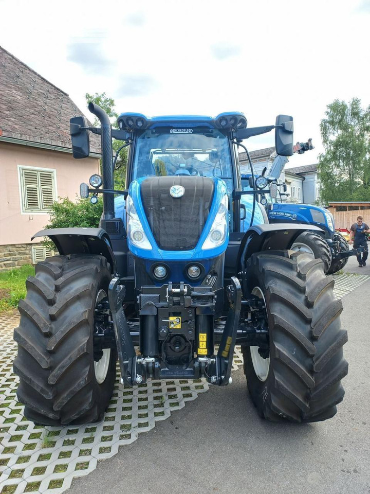 New Holland t7.270 auto command sidewinder ii (stage v) - Farm tractor: picture 2 New Holland t7.270 auto command sidewinder ii (stage v) - Farm tractor: picture 2