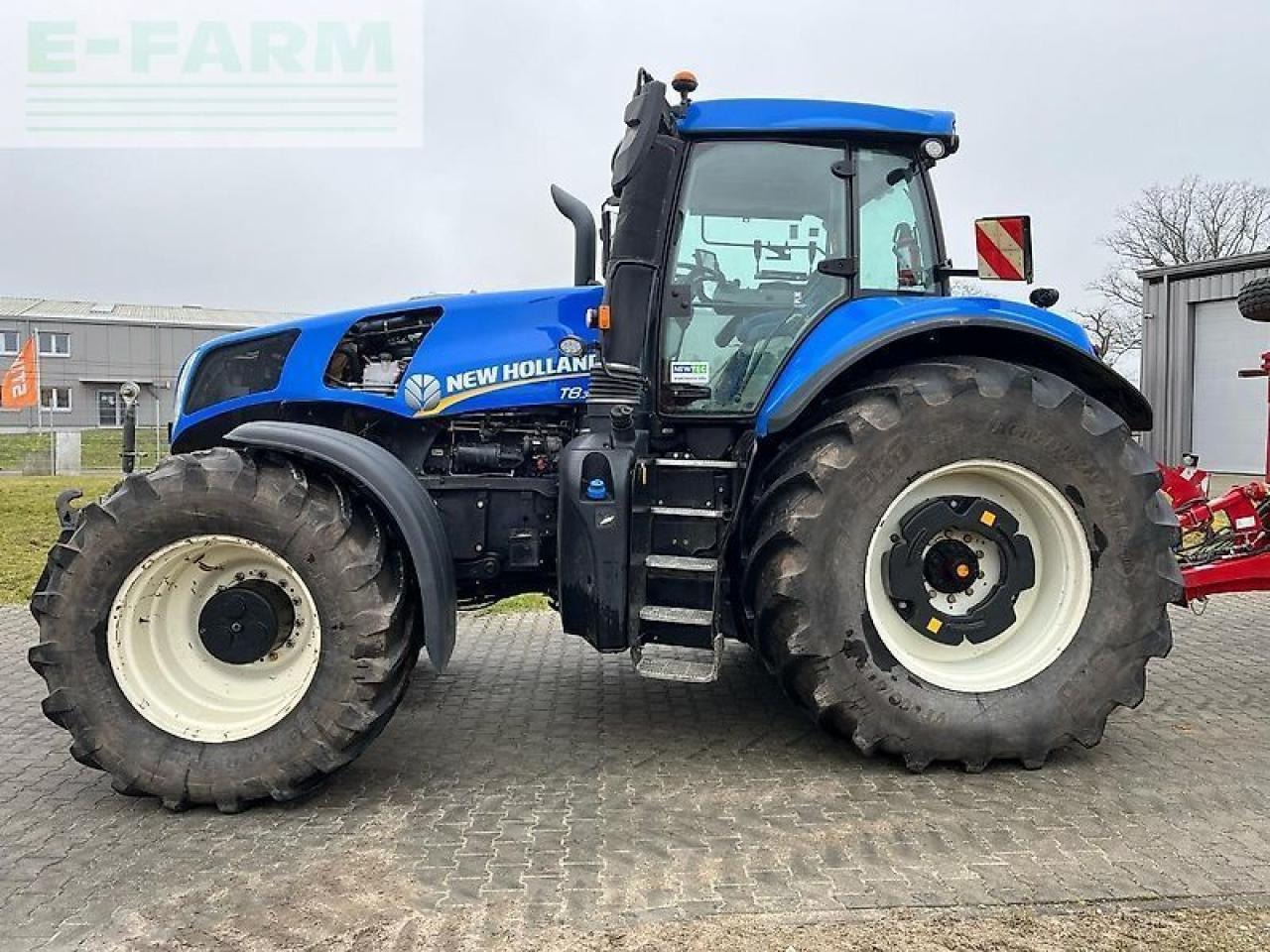 New Holland t8.380 - Farm tractor: picture 1 New Holland t8.380 - Farm tractor: picture 1
