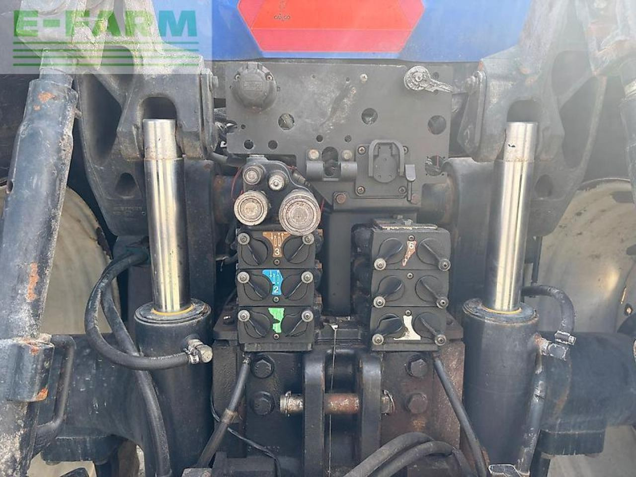 New Holland t8.410 - Farm tractor: picture 3 New Holland t8.410 - Farm tractor: picture 3