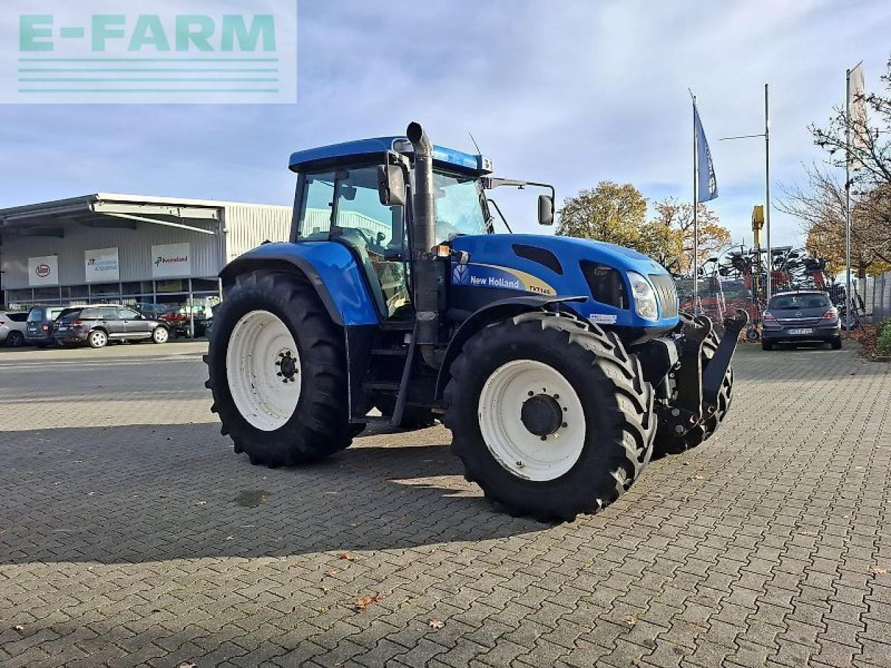 New Holland tvt 145 - Farm tractor: picture 5 New Holland tvt 145 - Farm tractor: picture 5